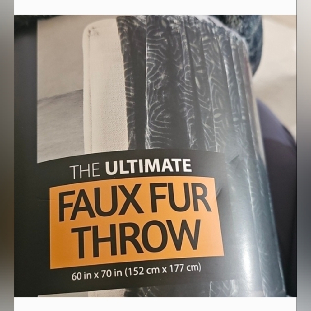 Life Comfort Ultimate Faux Fur Throw 60" X 70" Green - Picture 4 of 5